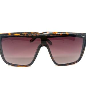Quay Oversized Tortoiseshell Shield Sunglasses - Gradient Brown Lenses